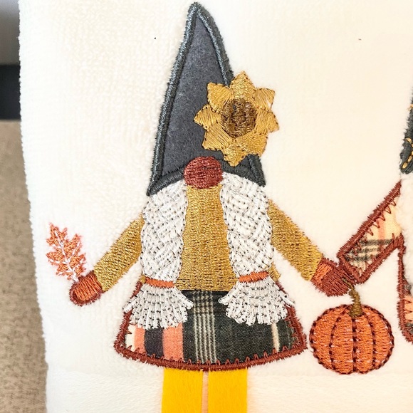 NWT SET OF 2 3D Fall Gnomes Hand Towels - Picture 7 of 7